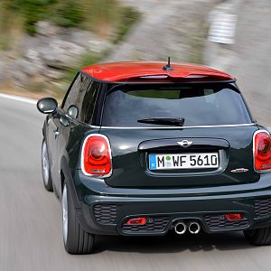 2015_MINI_John_Cooper_Works_173