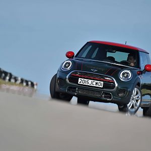 2015_MINI_John_Cooper_Works_179