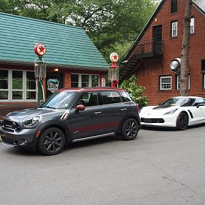 Suiter's MINI Countryman Park Lane at Tapoco Lodge