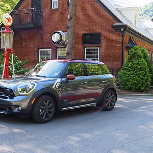 Suiter's MINI Countryman Park Lane at Tapoco Lodge