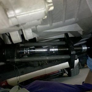 R56 clutch slave plunger rod compressed with modified tool (originally for the R53)