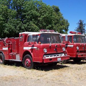 Old 4285 in Foreground @ Davis Boneyard