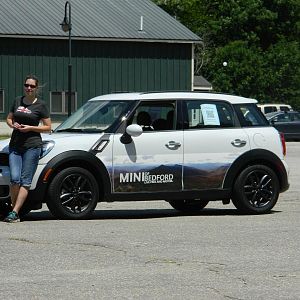 Ms. Niky MINI of Bedford parts advisor