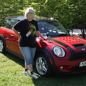 Cindy with her "Best Clubman" award from MOTD 2010.