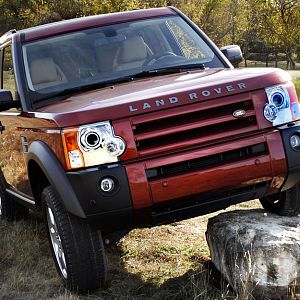 LandRoverOnRock
