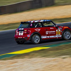 MINI JCW Continental Tire 2017 - 18.jpg
