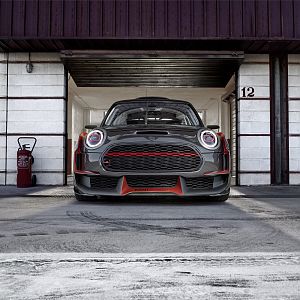 2018 New York Auto Show 23