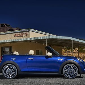 2018 New York Auto Show Pics 2 17