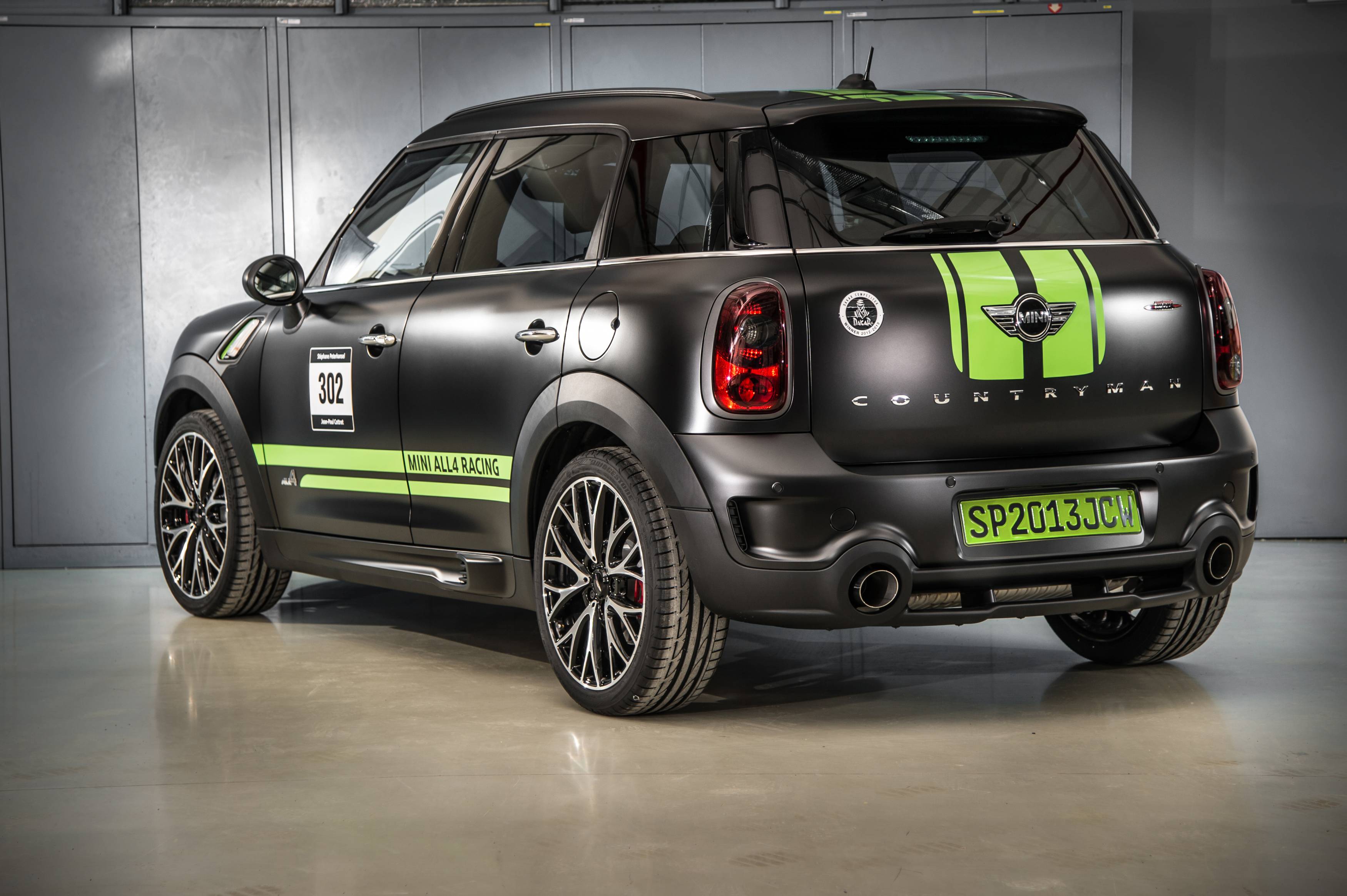 2013_MINI_John_Cooper_Works_Countryman_ALL4_Dakar_Special_Edition_010