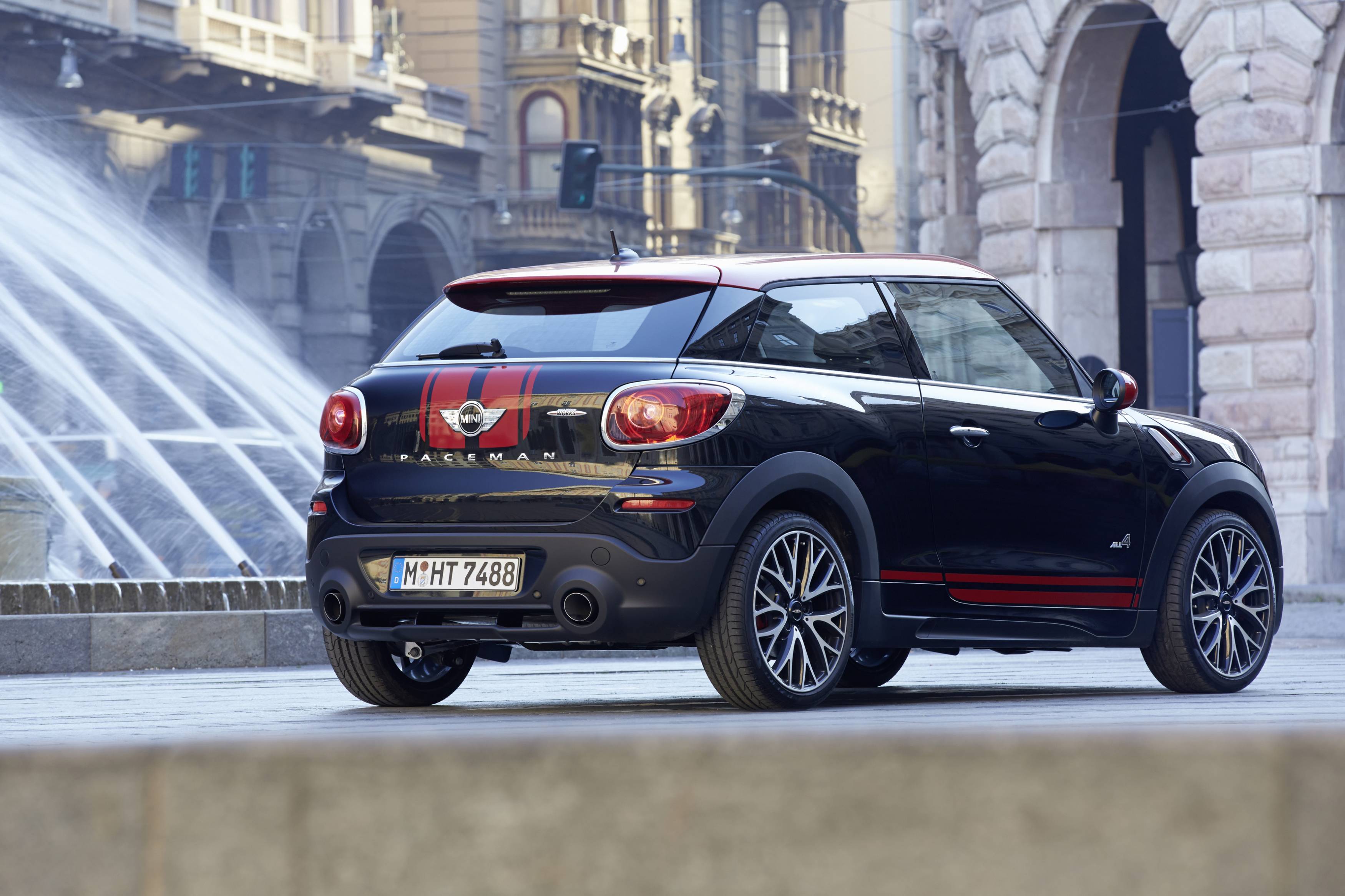 2013_MINI_John_Cooper_Works_Paceman_075