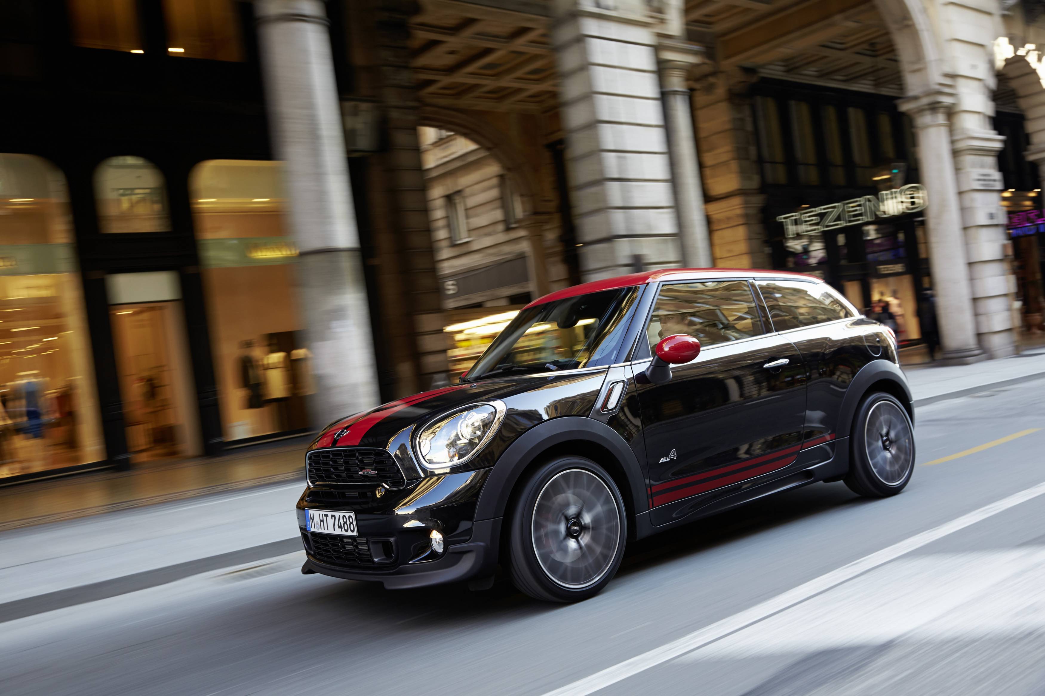 2013_MINI_John_Cooper_Works_Paceman_107
