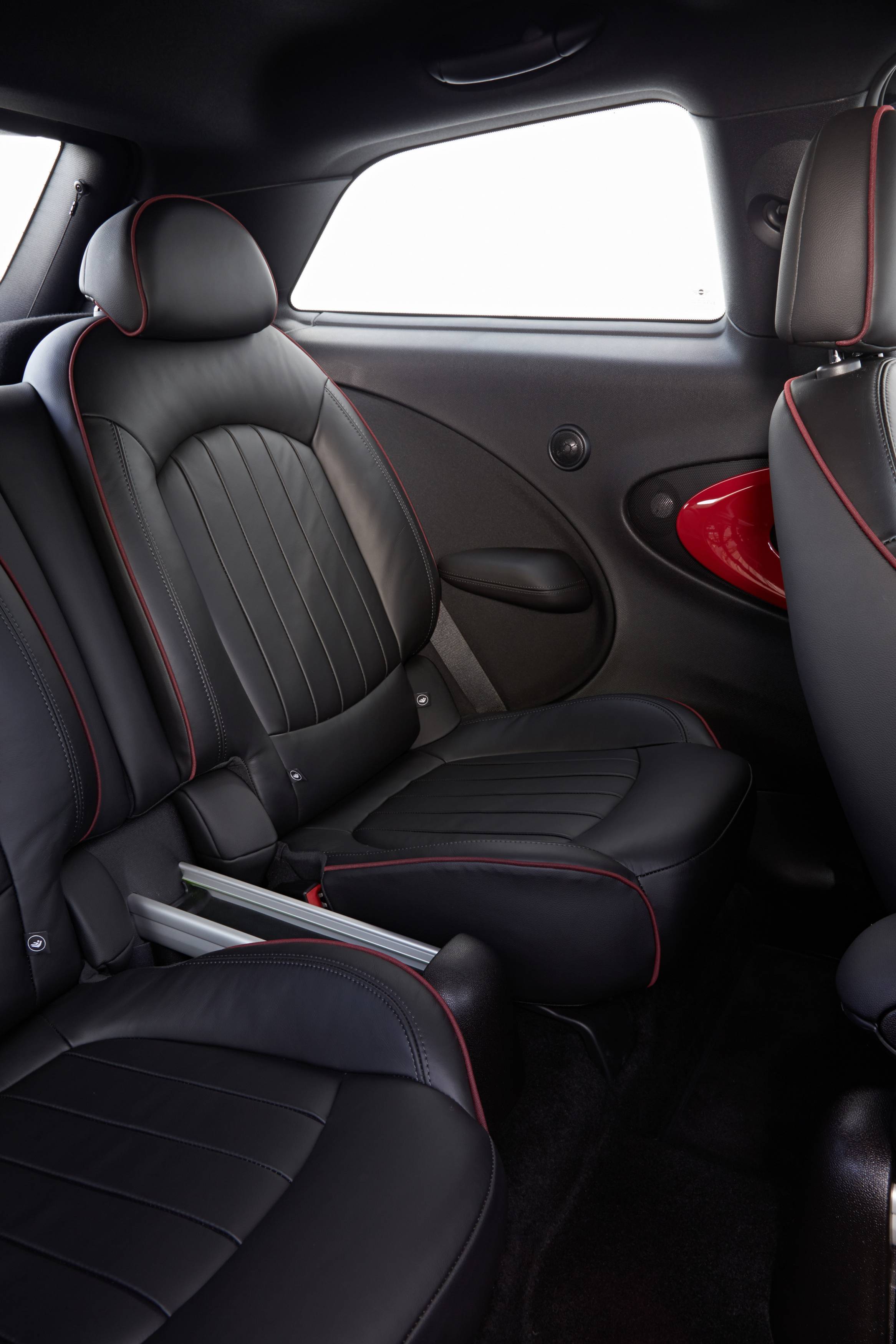 2013_MINI_John_Cooper_Works_Paceman_130