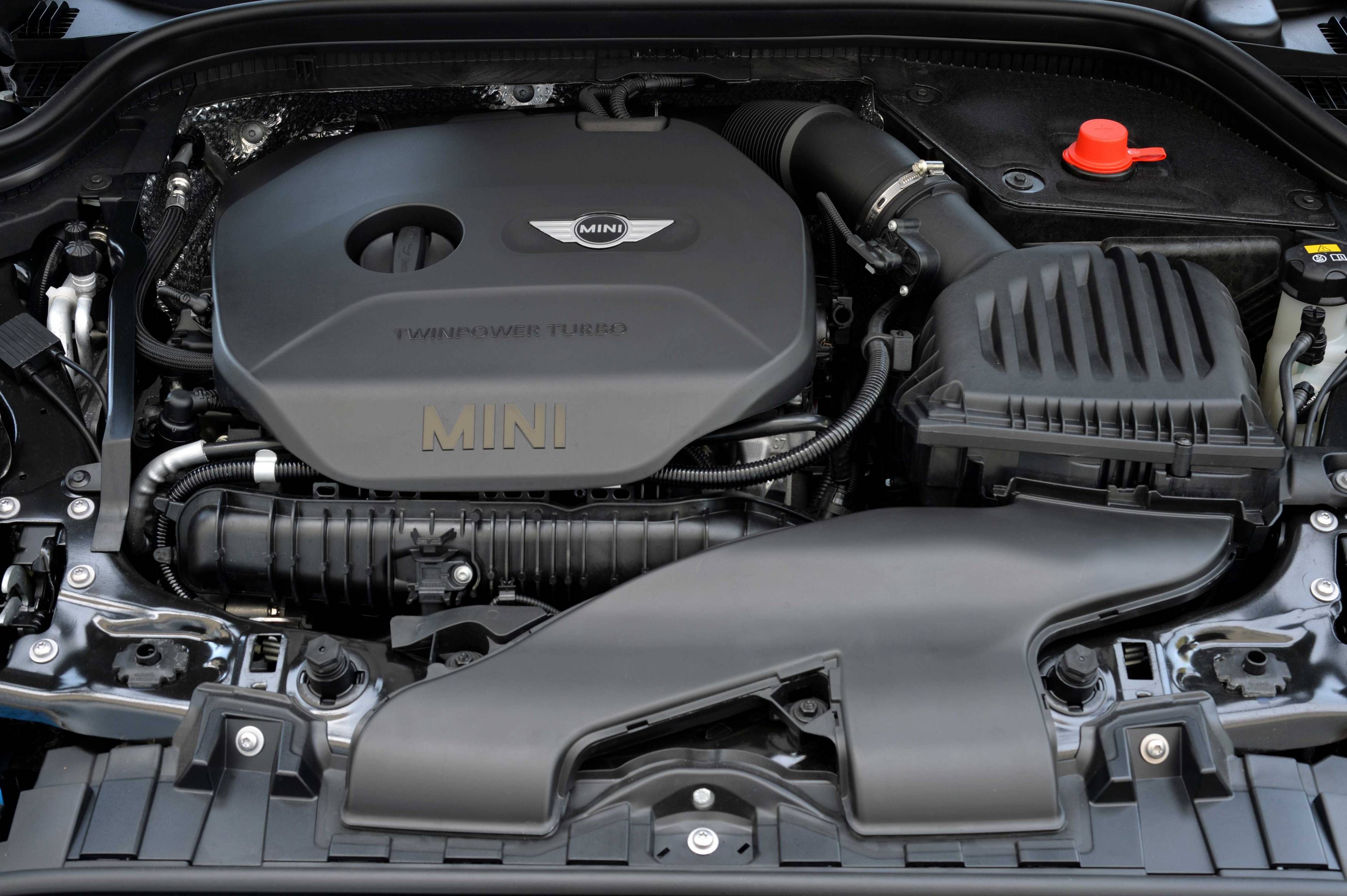 2015_MINI_John_Cooper_Works_087