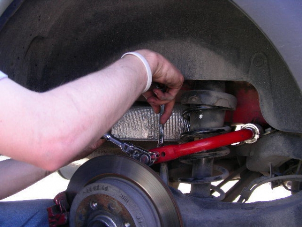 pic22 - rear shock drop link